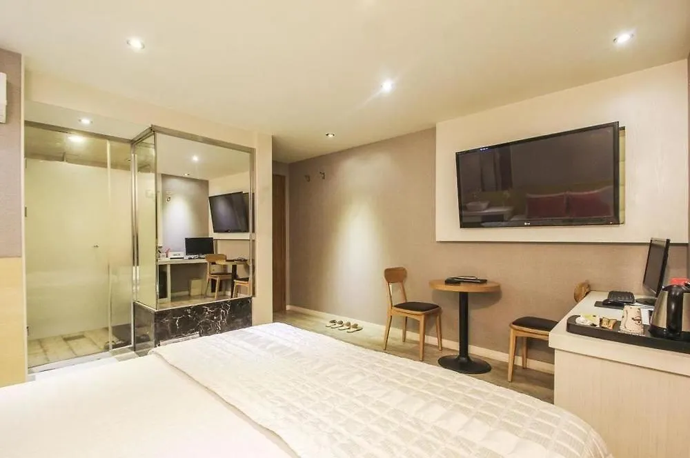 Cube Hotel Busan