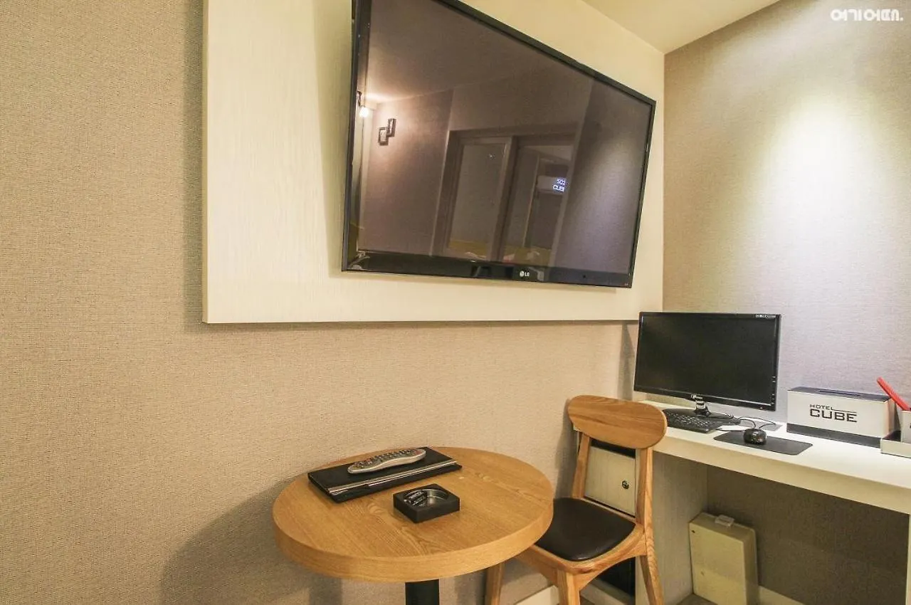 Cube Hotel Busan 2*,