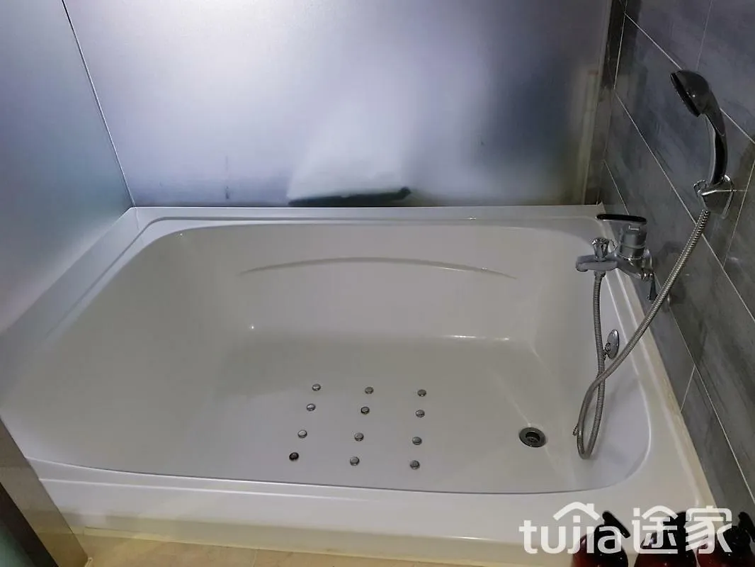 Cube Hotel Busan
